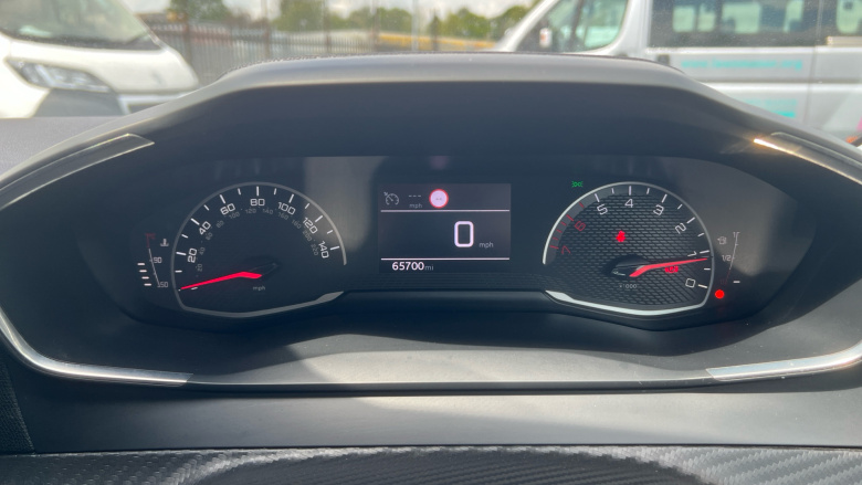 Peugeot 208 1.2 PureTech 100 Allure 5dr Petrol Hatchback
